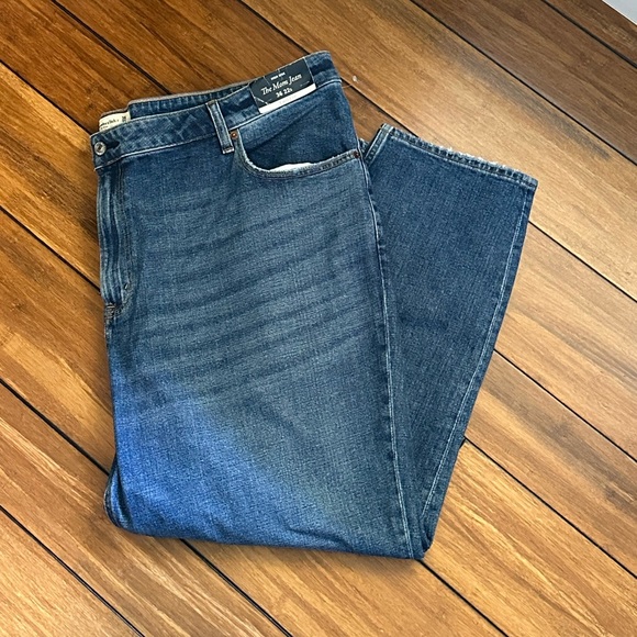 NWT Abercrombie & Fitch High Rise Mom Jean Curve Love Size 36 Waist / 22 Short - Picture 1 of 6